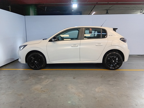 Peugeot 208 L/23 1.6 Style Tiptronic 2023