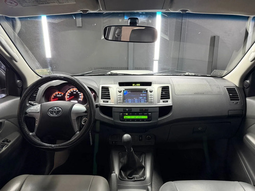 Toyota Hilux 3.0 TDI 4X2 DC SRV CUERO L12 2012