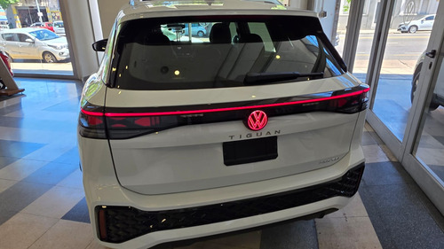 Volkswagen Tiguan VOLKSWAGEN TIGUAN R-LINE 250TSI DSG FC 2025