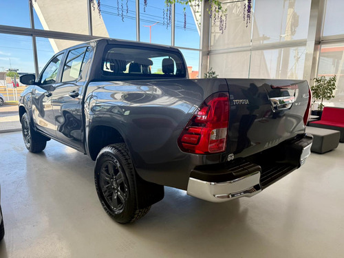 Toyota Hilux Pick-Up 2.4 Cd Sr 150cv 4x2 2025