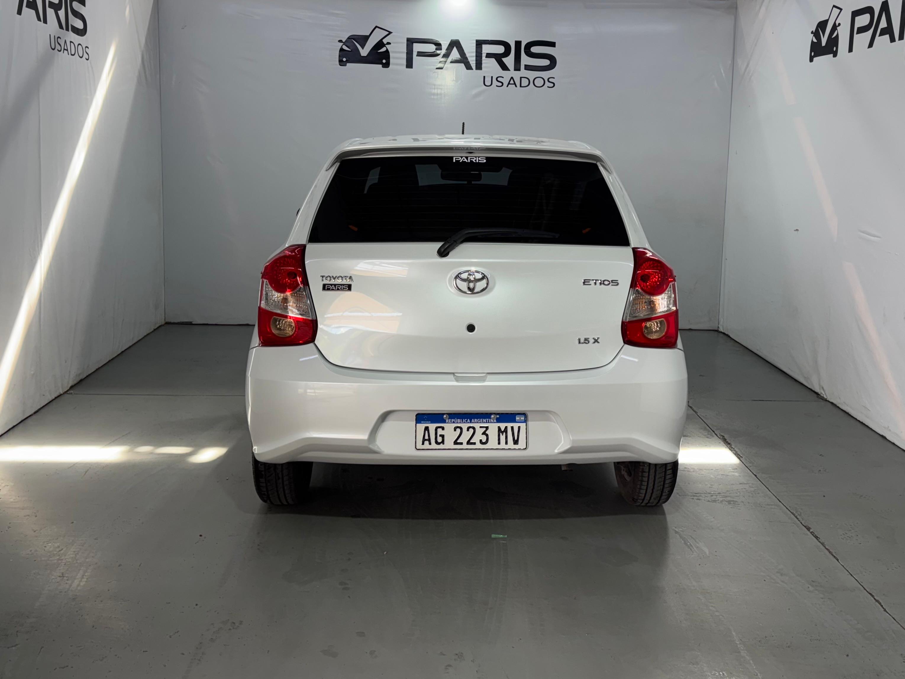 Toyota Etios 1.5 5PTAS X 6MT L/18 2023