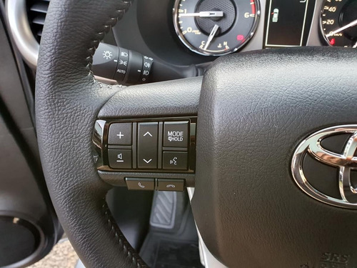 Toyota Hilux 2.8 Cd Srx 177cv 4x2 At 2025