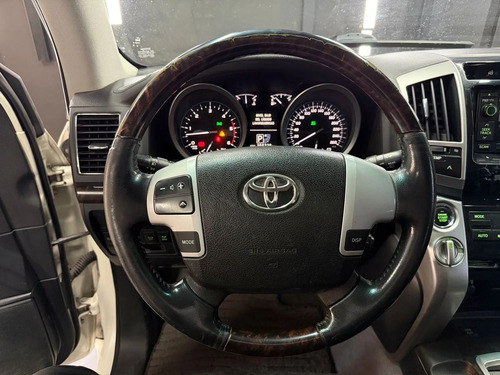 Toyota Land Cruiser 4.5 D4-D 200 VX AT 2013
