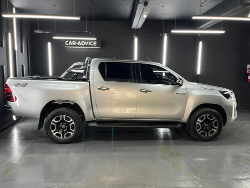 Toyota Hilux 2.8 TDI 4X4 SRX AT6 2022