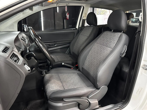 Volkswagen Fox 1.6 HIGHLINE 3P L10 2014