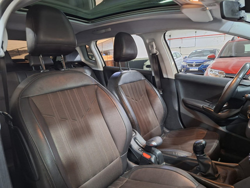 Peugeot 2008 1.6 Feline 2018