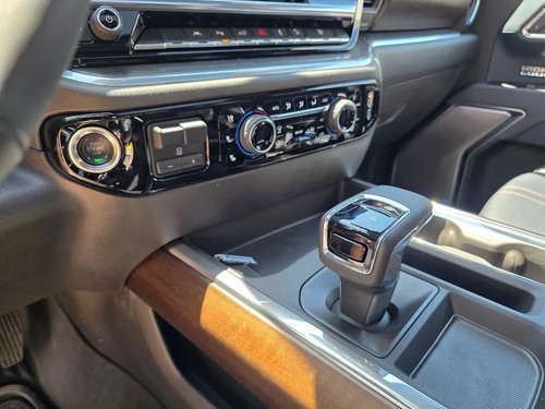 Chevrolet Silverado 5.3 V8 High Country 2026