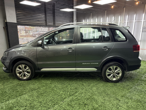 Volkswagen Suran Cross 1.6 Highline 2017