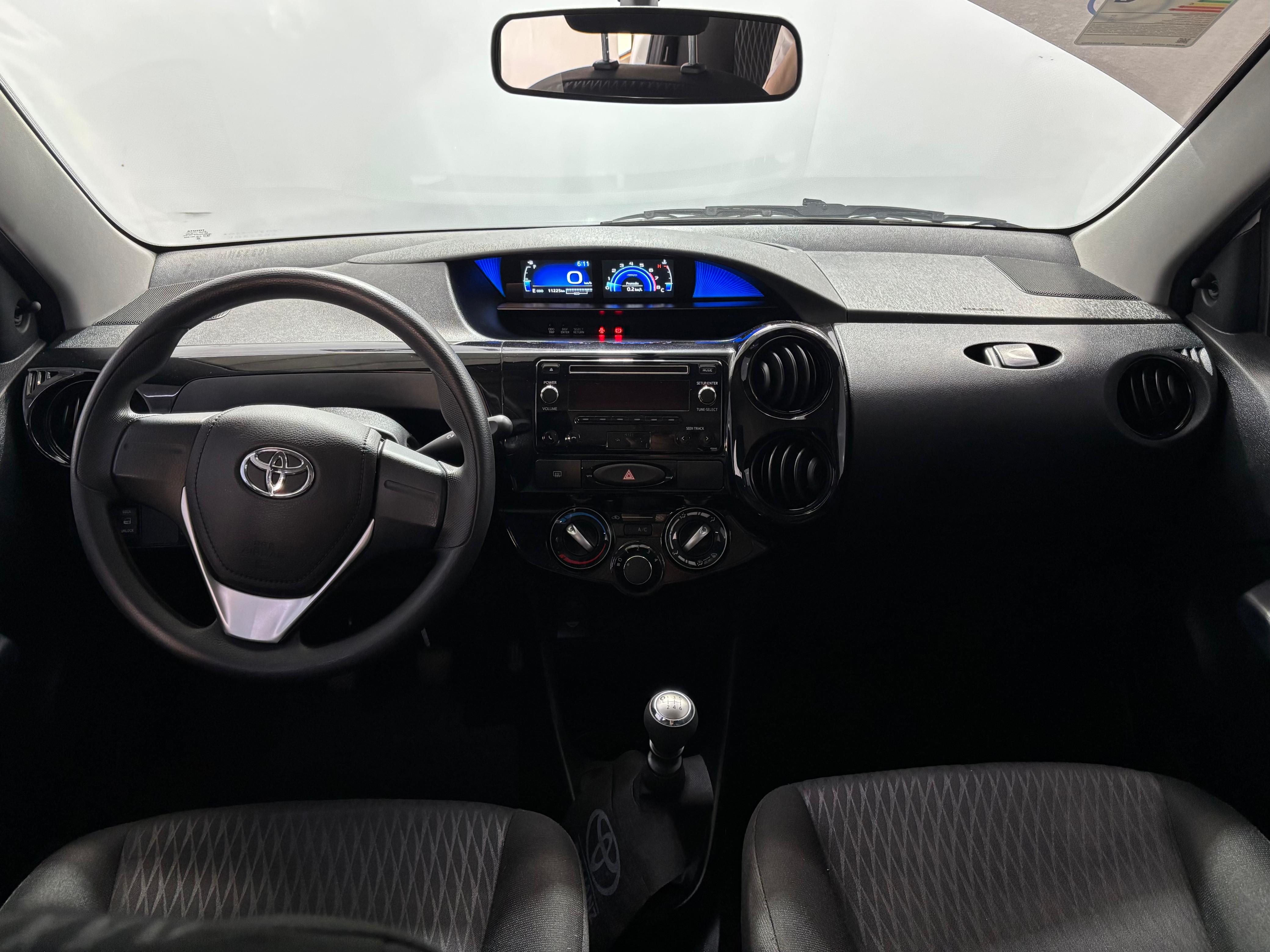 Toyota Etios 1.5 5PTAS X 6MT L/18 2023