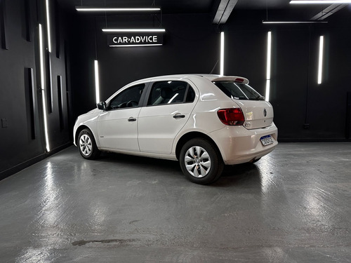 Volkswagen Gol 1.6 TREND 5P L12 2015