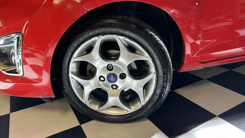 Ford Fiesta Kinetic 1.6 Titanium 120cv 2013