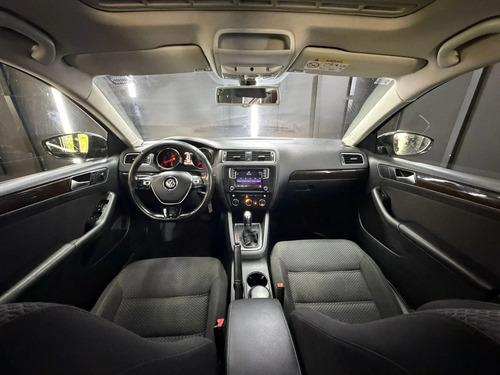 Volkswagen Vento 2.5 170HP ADVANCE PLUS TIPTRONIC L15 2016