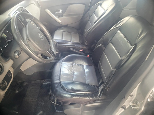 Renault Logan 1.6 Privilege 105cv 2015