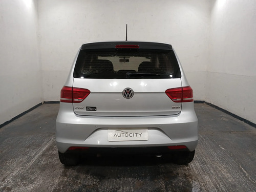 Volkswagen Fox 1.6 TRENDLINE 5P L15 2016