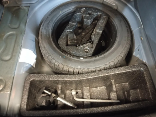 Volkswagen Suran 1.6 Highline L/15 2015