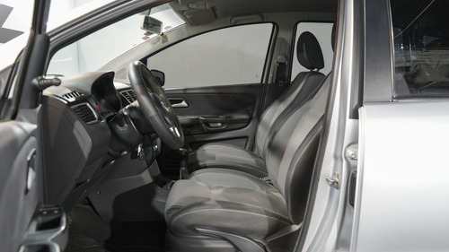 Volkswagen Suran 1.6 Comfortline 101cv 11a 2011