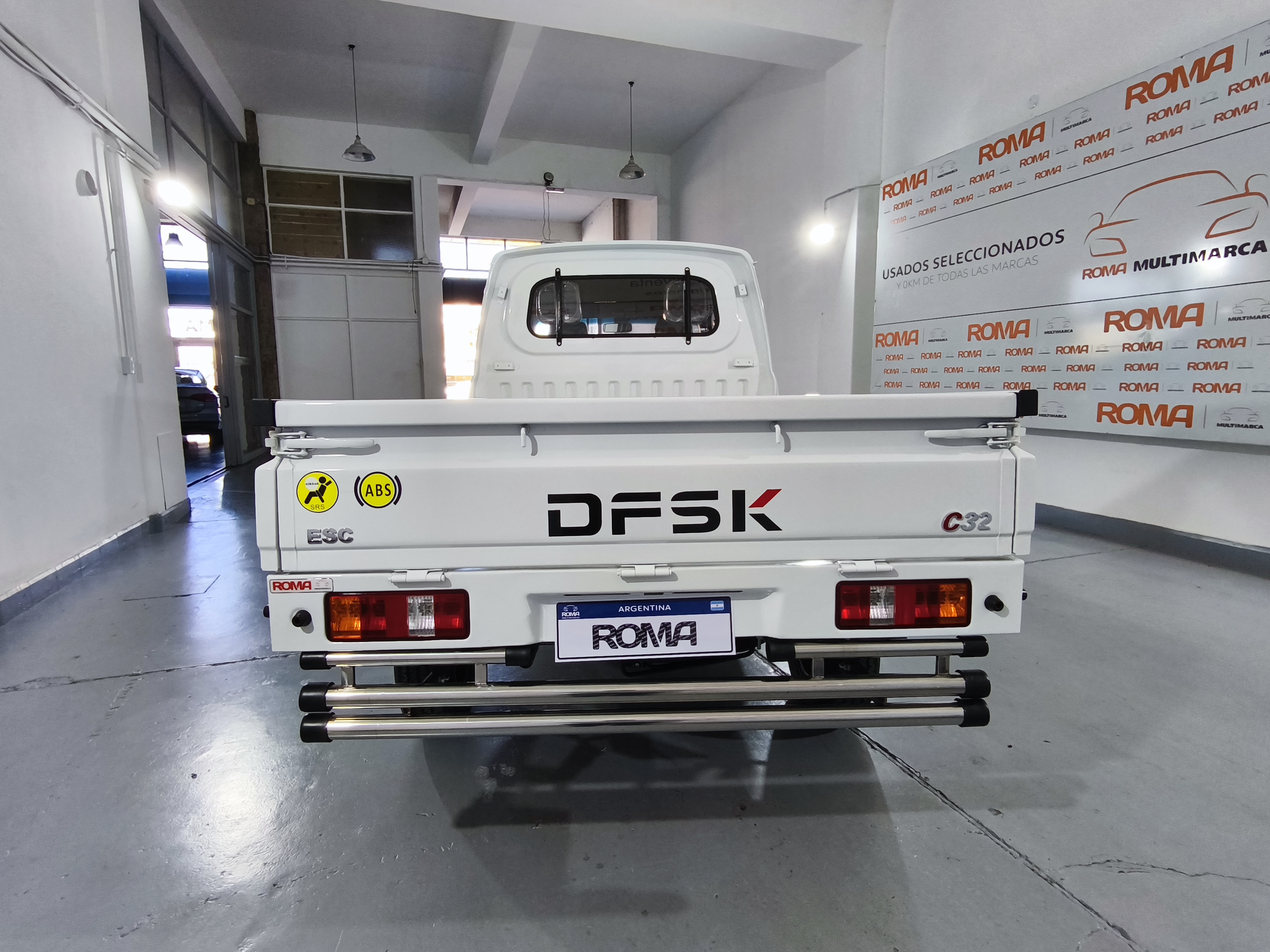 C32 MINI TRUCK CABINA DOBLE 2025