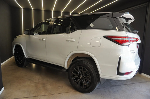 Toyota Hilux SW4 2.8 Tdi Gr-s 4x4 7as 6at 2025