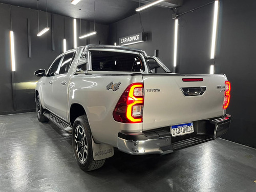 Toyota Hilux 2.8 TDI 4X4 SRX AT6 2022