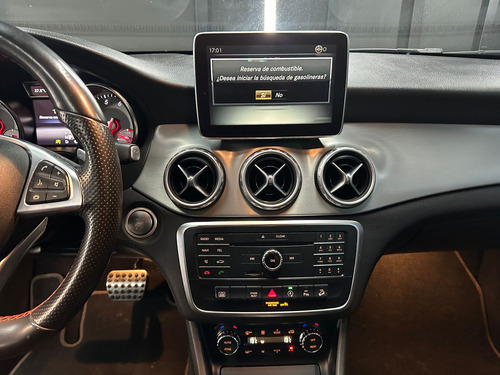 Mercedes-Benz GLA 250 4MATIC AMG 2016