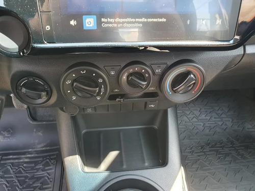 Toyota Hilux Dx 4x2 MT 2026