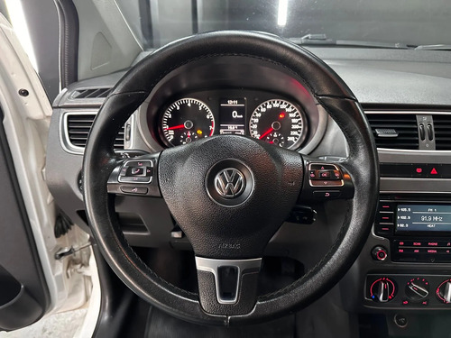 Volkswagen Fox 1.6 HIGHLINE 3P L10 2014