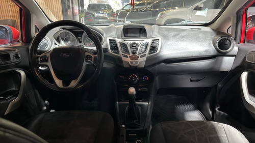 Ford Fiesta Kinetic 1.6 Design 120cv Titanium 2013