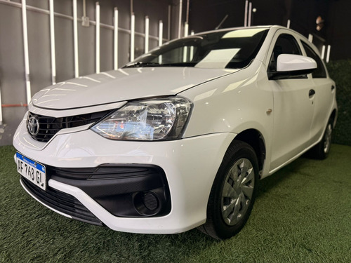 Toyota Etios 1.5 X 6mt My19 2023