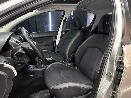 Peugeot 207 COMPACT 2.0 5 P XT HDI 2010