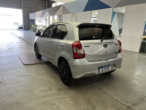 Toyota Etios 1.5 Sedan Xs 2018