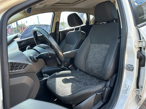 Ford Fiesta Kinetic 1.6 Titanium 120cv 2013