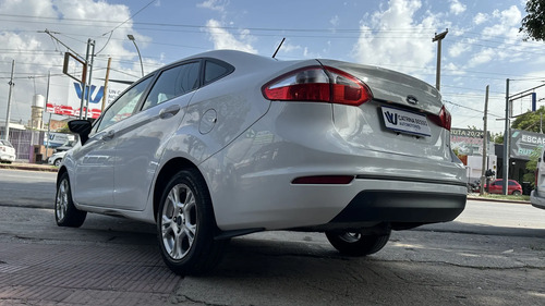 Ford Fiesta Kinetic 1.6 S Plus 120cv 2014