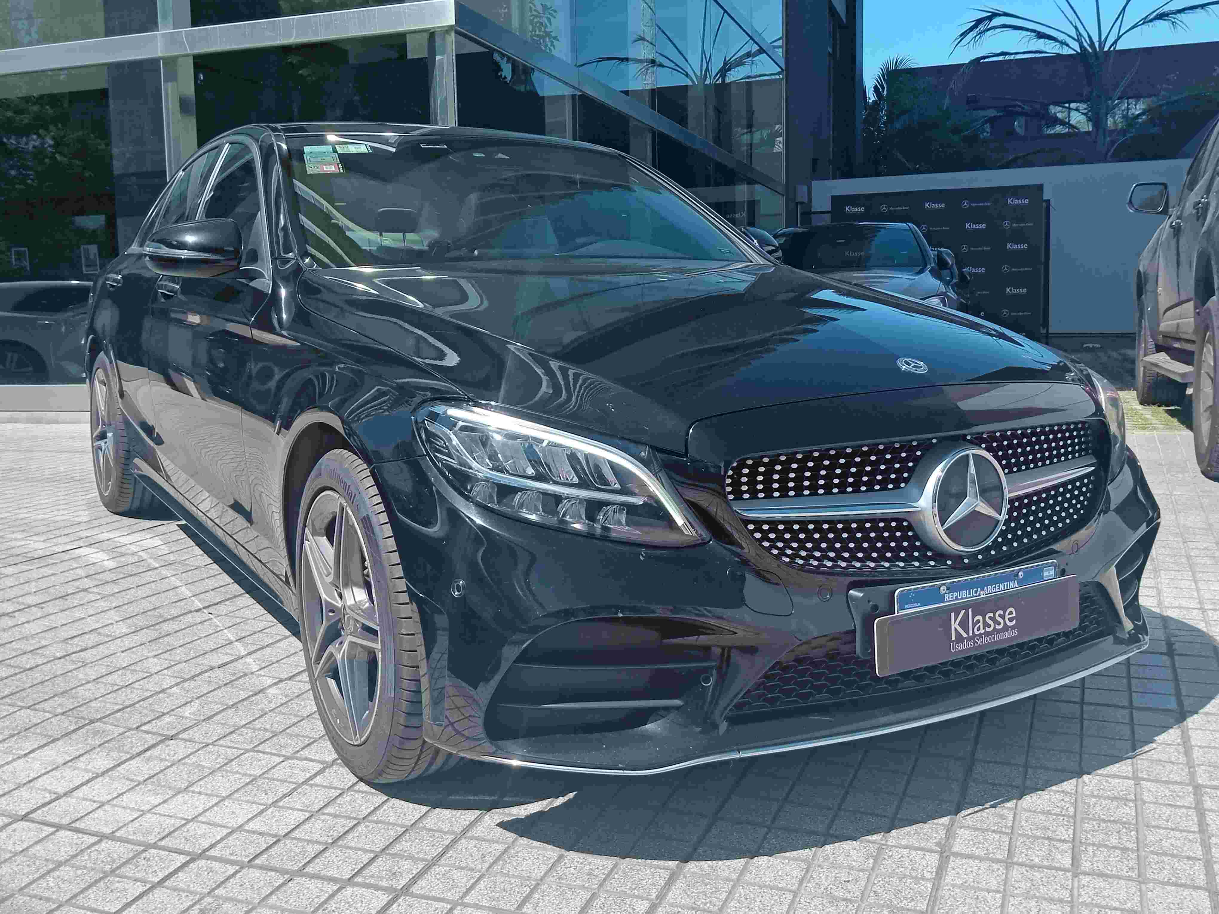 Mercedes-Benz C300 2.0 Sedan AMG line 2019