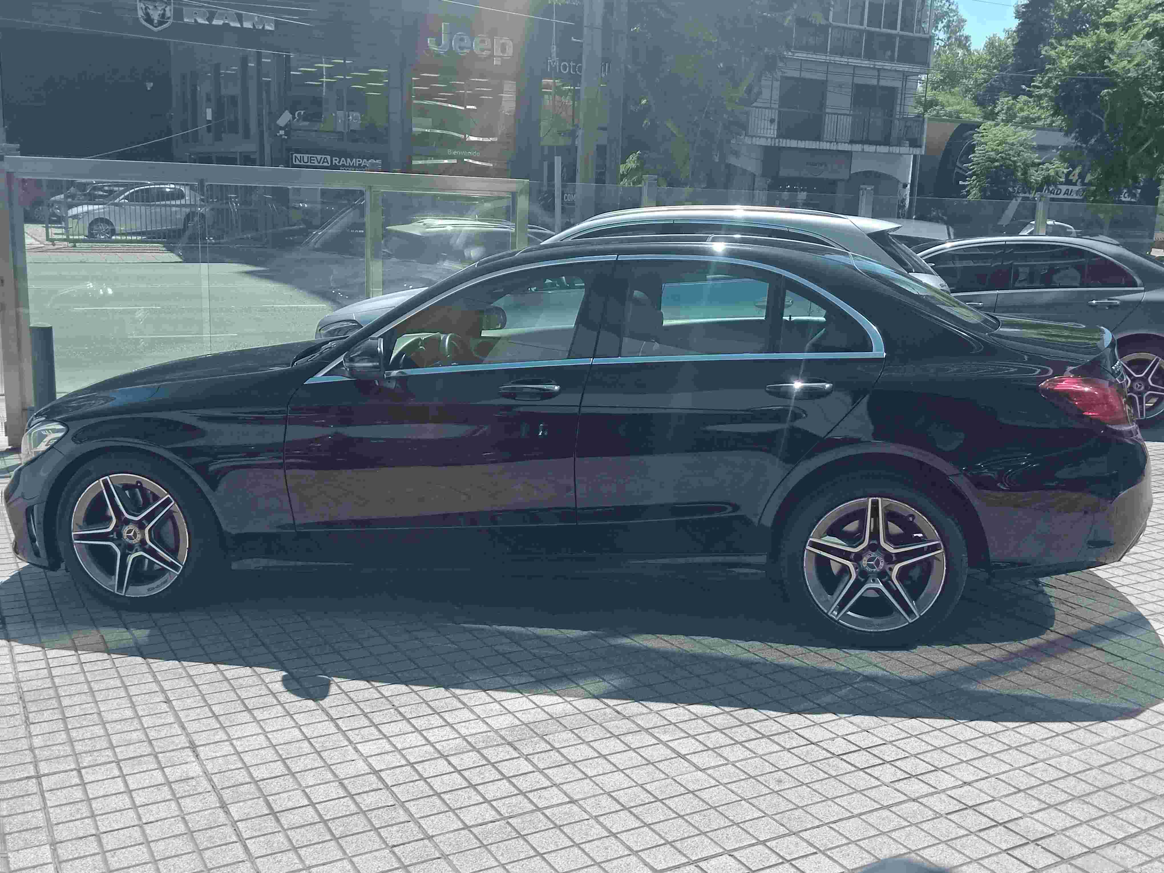 Mercedes-Benz C300 2.0 Sedan AMG line 2019