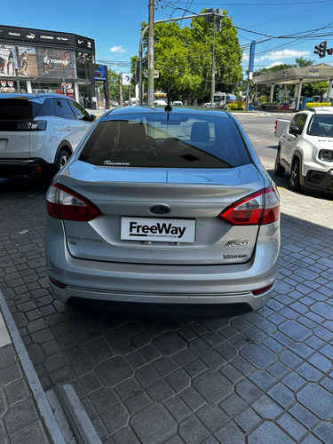 Ford Fiesta Kinetic 1.6 Sedan Titanium Powershift 120cv 2018