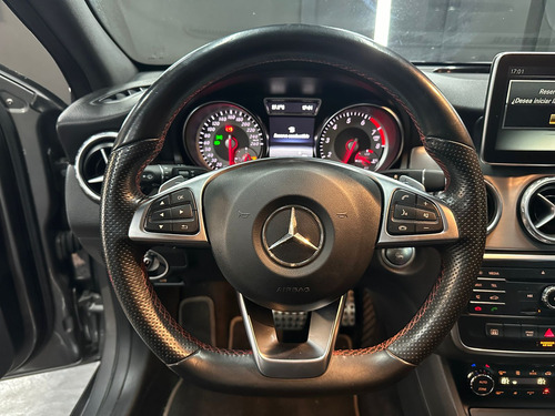 Mercedes-Benz GLA 250 4MATIC AMG 2016