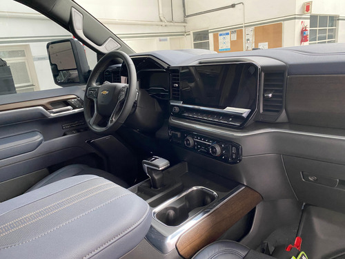 Chevrolet Silverado 5.3 V8 High Country 2026