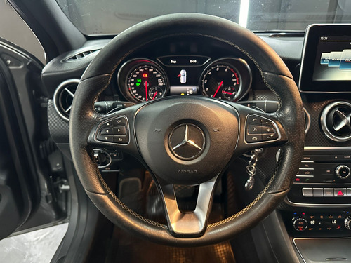 Mercedes-Benz A 200 BLUEEFFICIENCY URBAN T L13 2017