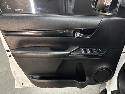 Toyota Hilux 2.8 TDI 4X2 DC SRX AT6 L16 2019