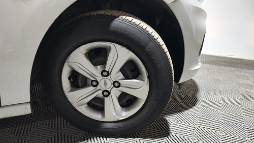 Chevrolet Onix plus 1.2 2020