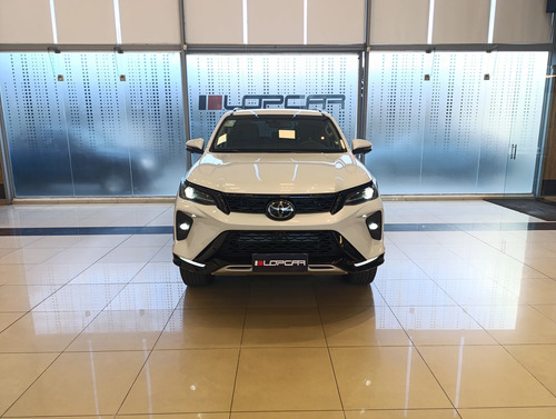 Toyota SW4 2.8 Srx 204Cv 4X4 7As At 2024