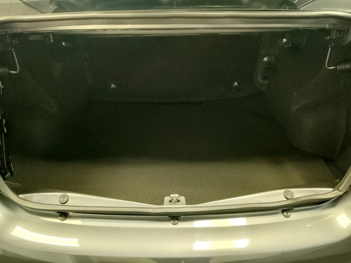 Renault Logan 1.6 16v Intense 2026