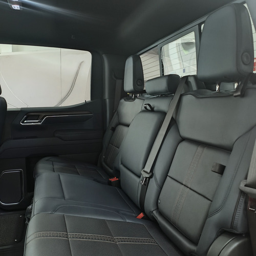 Chevrolet Silverado 5.3 V8 High Country 2026