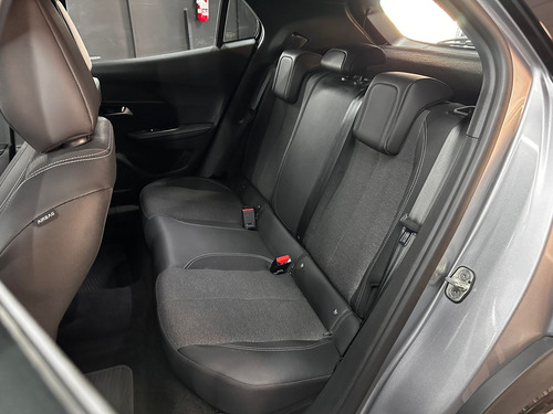 Peugeot 2008 1.0 T 200 ALLURE CVT 2024