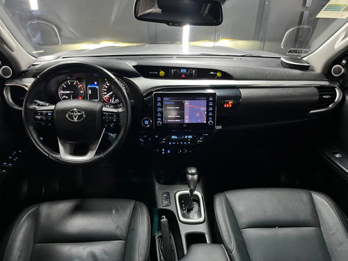 Toyota Hilux 2.8 TDI 4X4 SRX AT6 2022