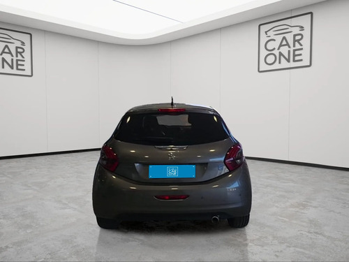 Peugeot 208 1.6 FELINE L16 2017