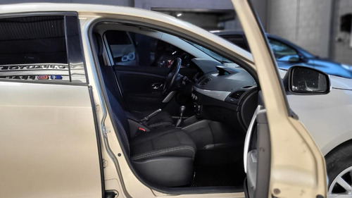 Renault Fluence 2.0 Dynamique 2013