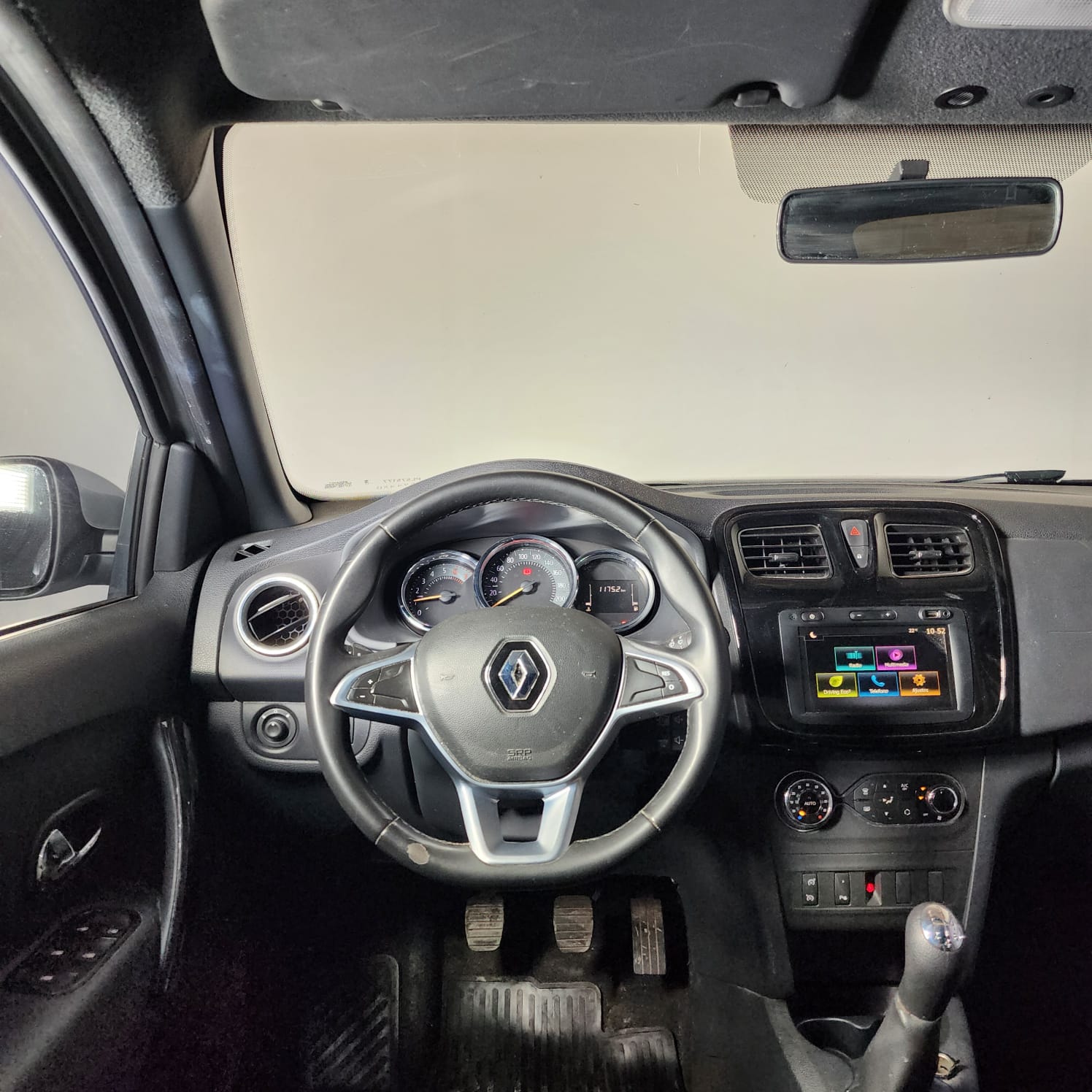 Renault LOGAN PH2 INTENS 1.6 4P 2023