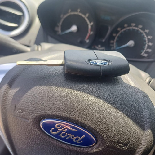 Ford Fiesta Kinetic 1.6 Se 120cv 2014