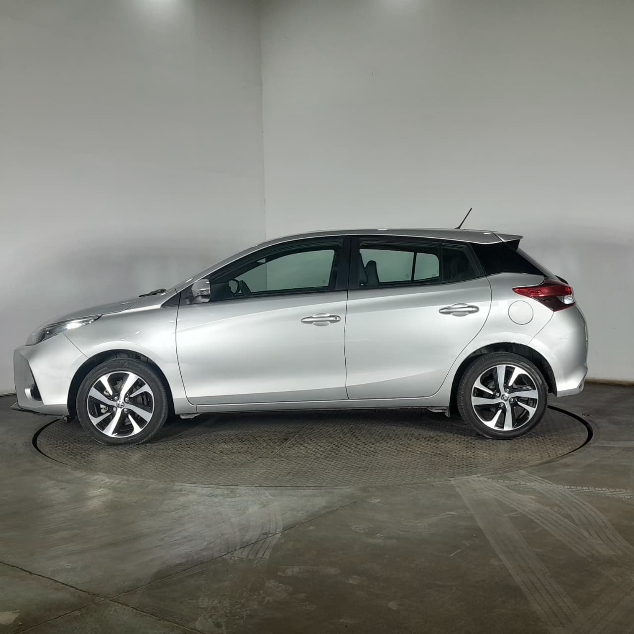 Toyota YARIS XLS PACK 1.5 CVT 5P 2023